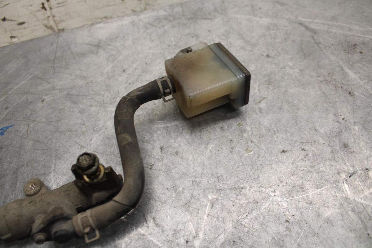 1998 Suzuki TL1000S REAR BACK BRAKE MASTER CYLINDER W RESERVOIR BB508