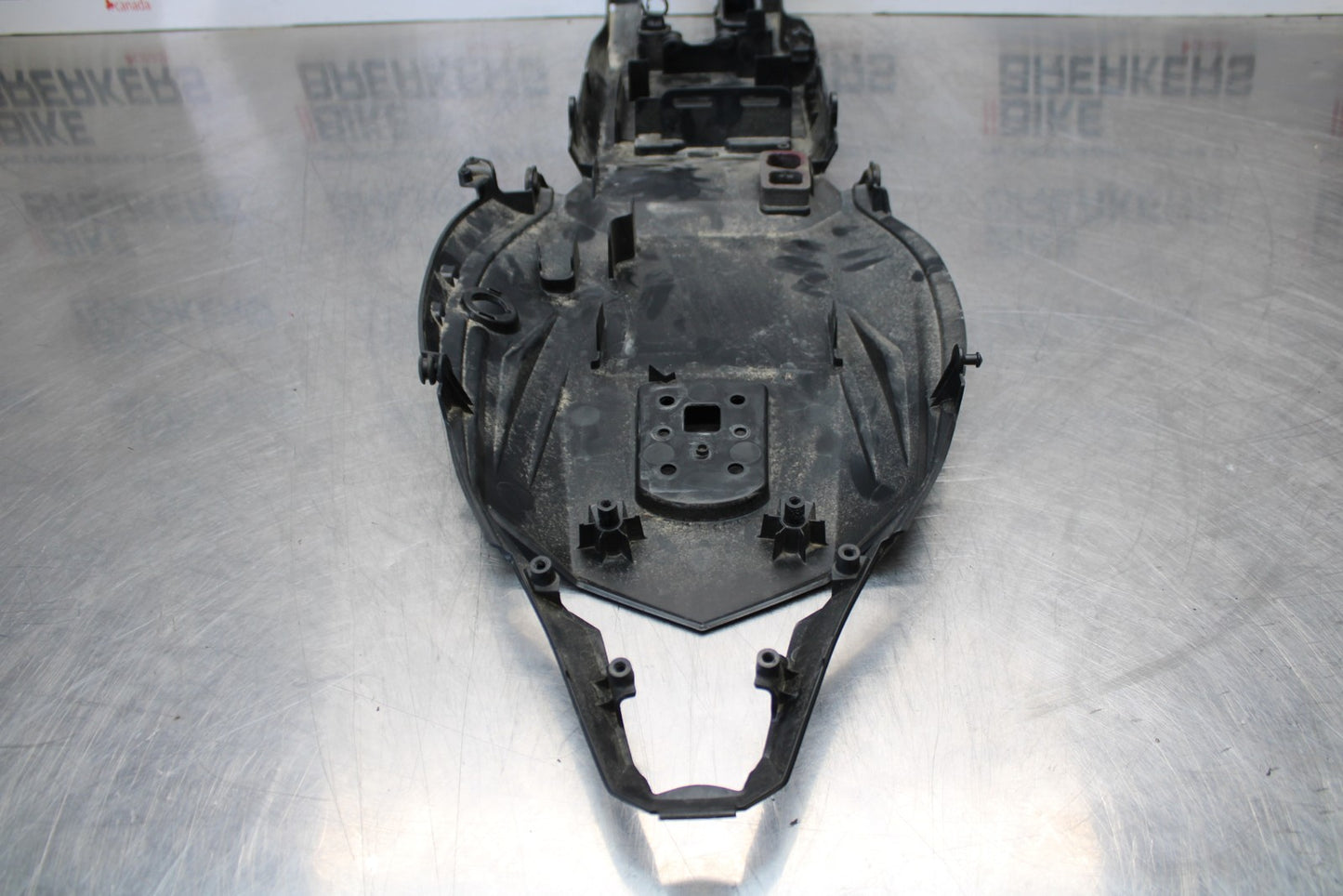 21-23 KAWASAKI NINJA ZX6R REAR BACK TAIL UNDERTAIL BATTERY TRAY PLASTIC BB179