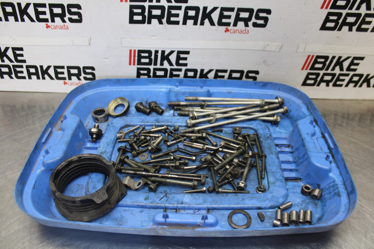 05-09 SUZUKI BOULEVARD C90 ENGINE MOUNTING BOLTS HARDWARE MOTOR SCREWS BB918