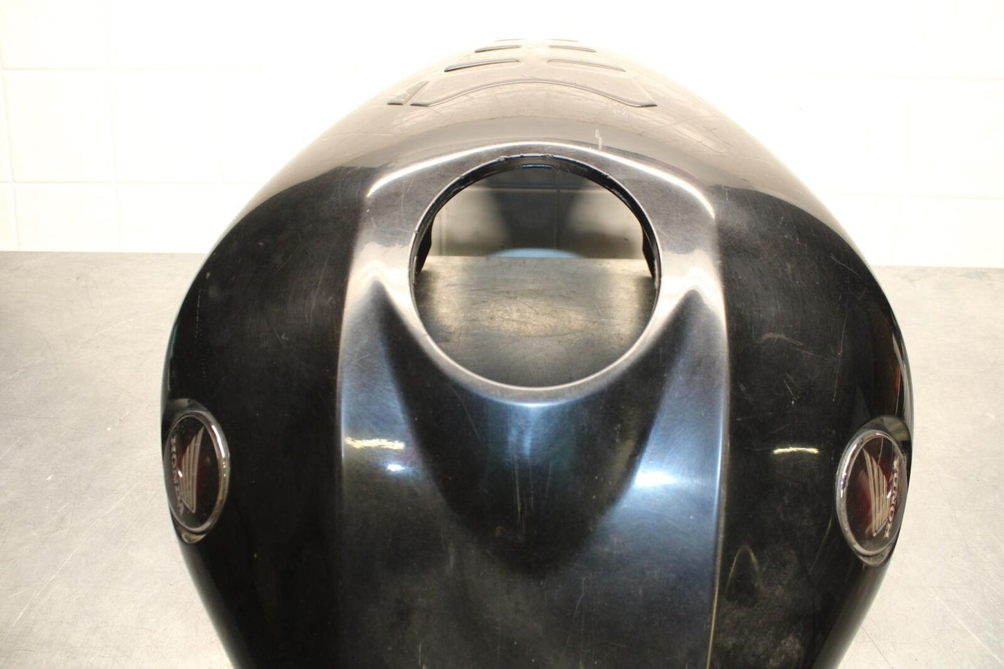 2008 Honda CBR1000RR GAS TANK FUEL CELL COVER FAIRING COWL 83150-MFL-000ZA BB579