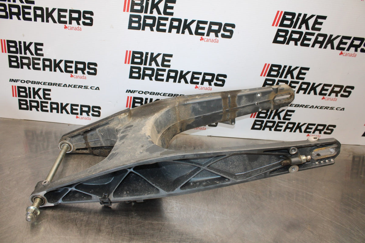 17-22 KTM 390 DUKE REAR SWINGARM BACK SUSPENSION SWING ARM BB180