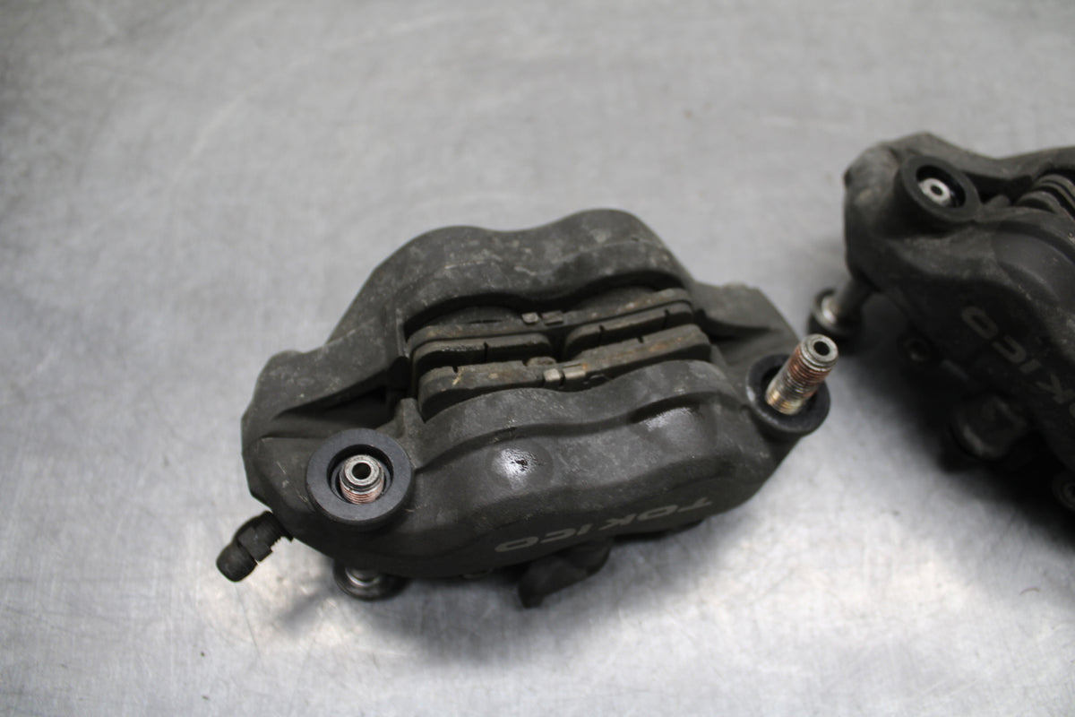 05-06 HONDA CBR600RR RIGHT LEFT FRONT BRAKE CALIPER SET PAIR CALIPERS BB727