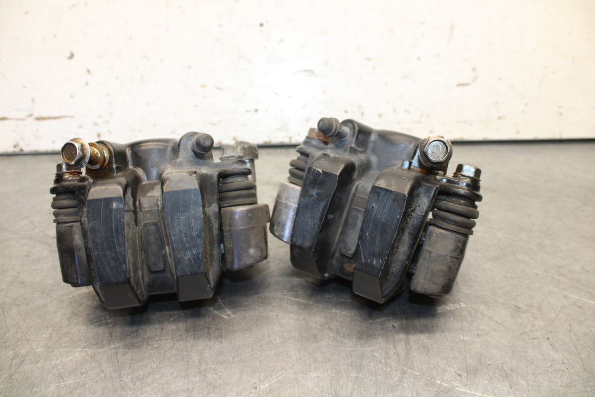 85-86 SUZUKI MADURA 1200 RIGHT LEFT FRONT BRAKE CALIPER SET PAIR CALIPERS  BB691