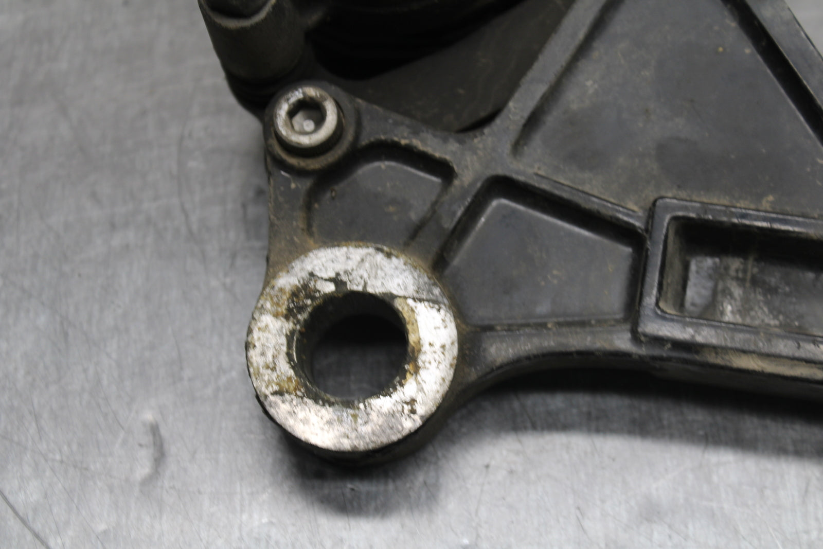 07-09 KAWASAKI VERSYS 650 REAR BACK BRAKE CALIPER W MOUNT BRACKET BB125