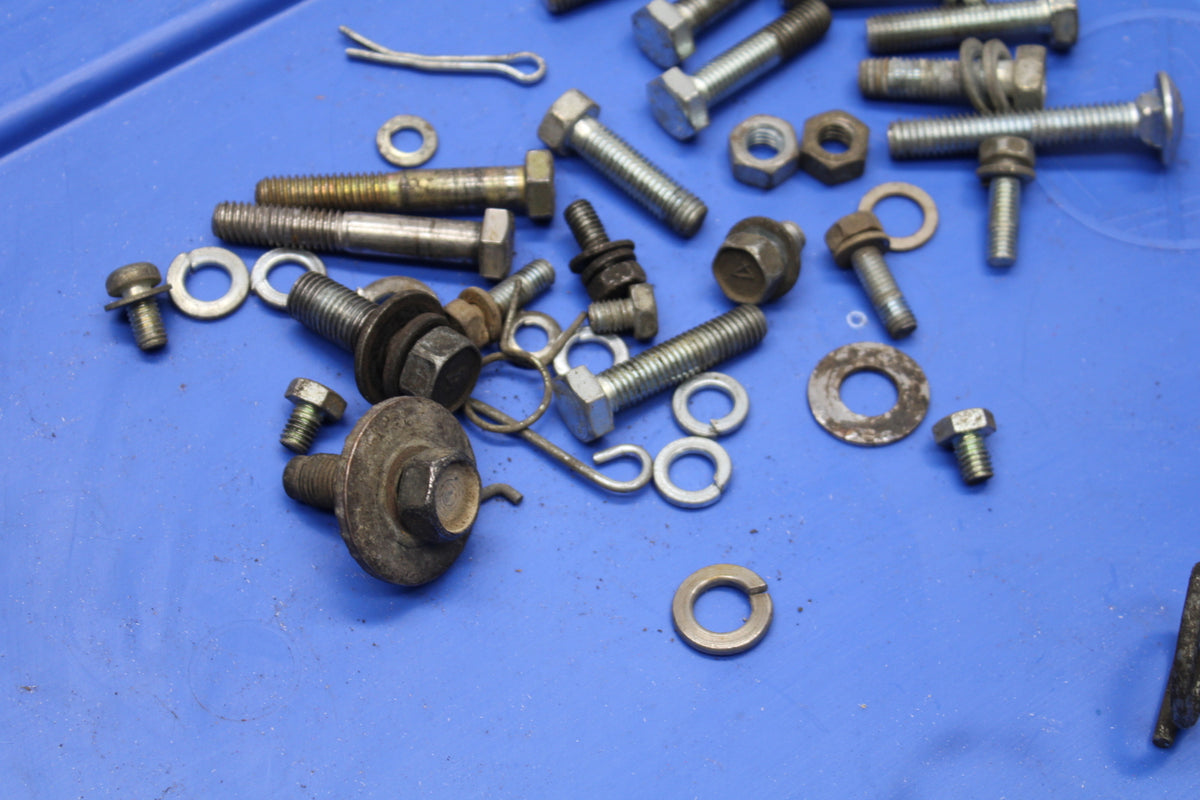 78 SUZUKI GS550E MOUNTING BOLTS HARDWARE MOTOR SCREWS BB133
