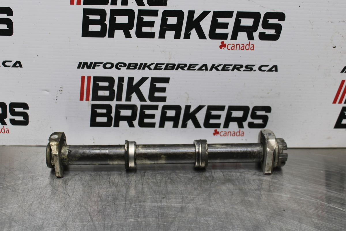 06-07 SUZUKI GSXR 600 REAR AXLE BACK WHEEL RIM PIVOT BOLT AXEL BB178