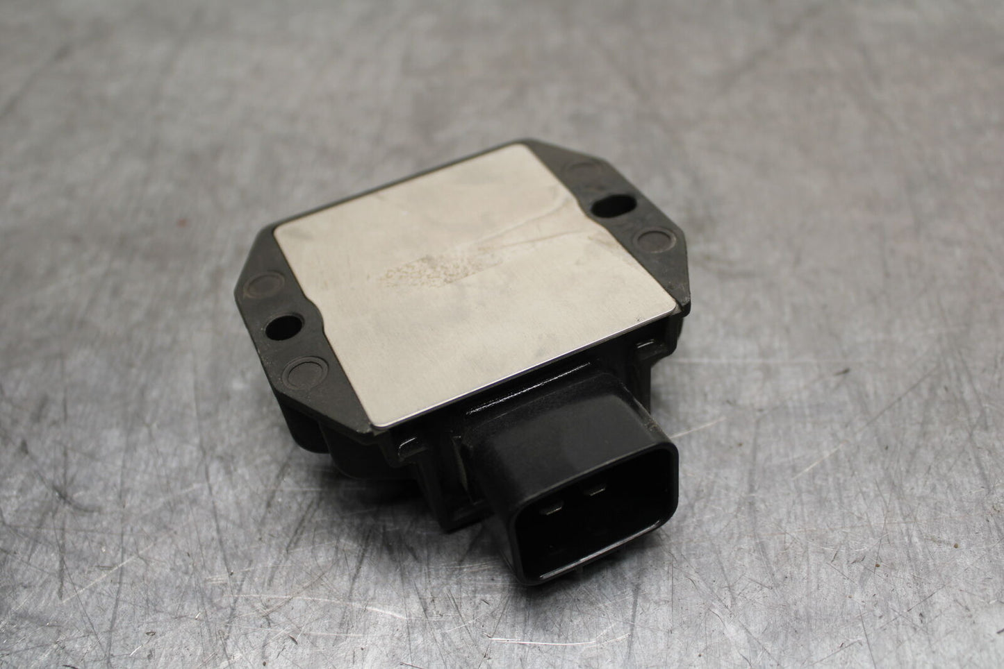 22-24 YAMAHA XSR900 RECTIFIER VOLTAGE REGULATOR BB710