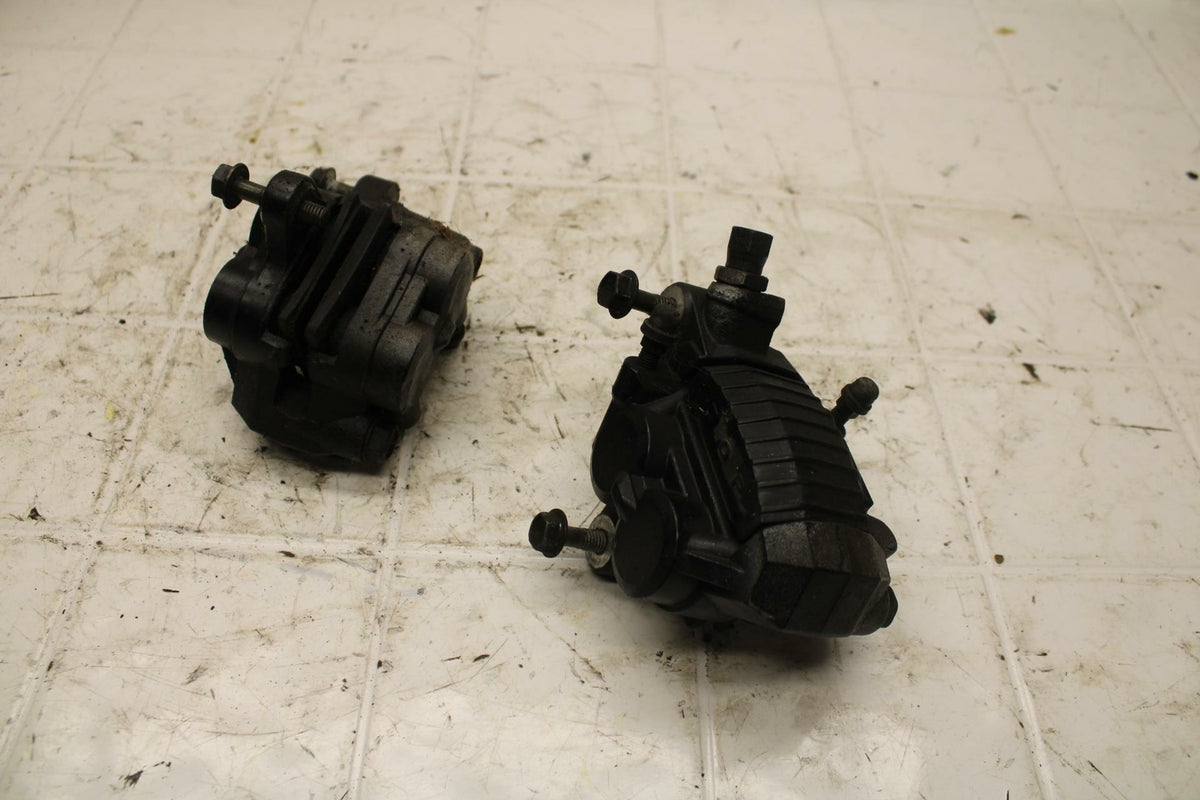 93 SUZUKI KATANA 600 GSX600F RIGHT LEFT FRONT BRAKE CALIPER SET PAIR BB400