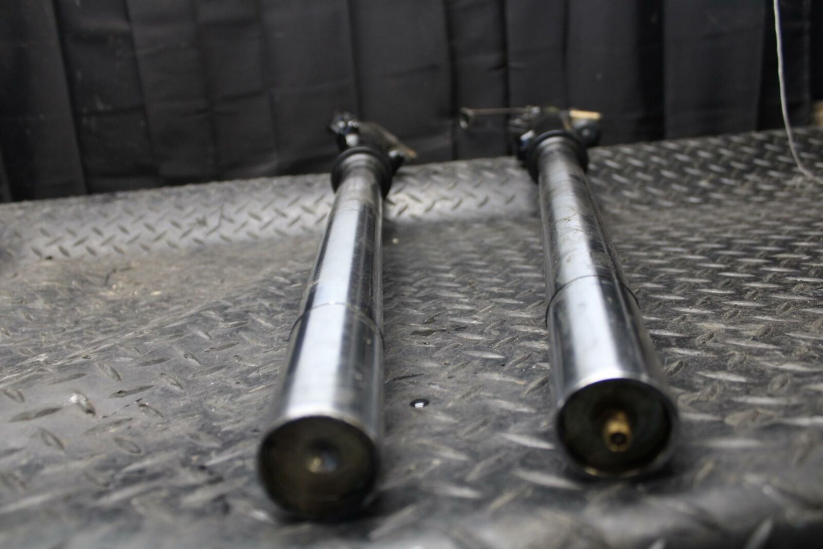 86 SUZUKI GS750ES FRONT FORKS SHOCK SUSPENSION SET PAIR BB233