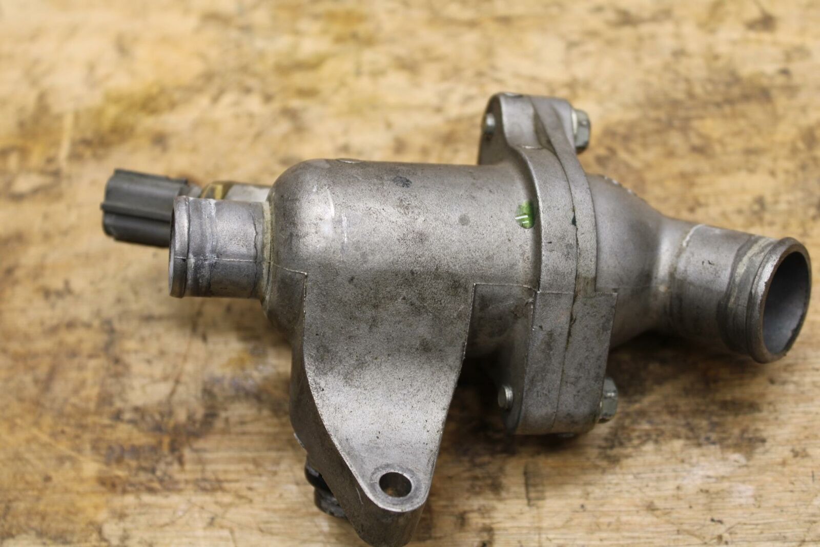 09-10 SUZUKI BOULEVARD M109R THERMOSTAT HOUSING ASSEMBLY BB318