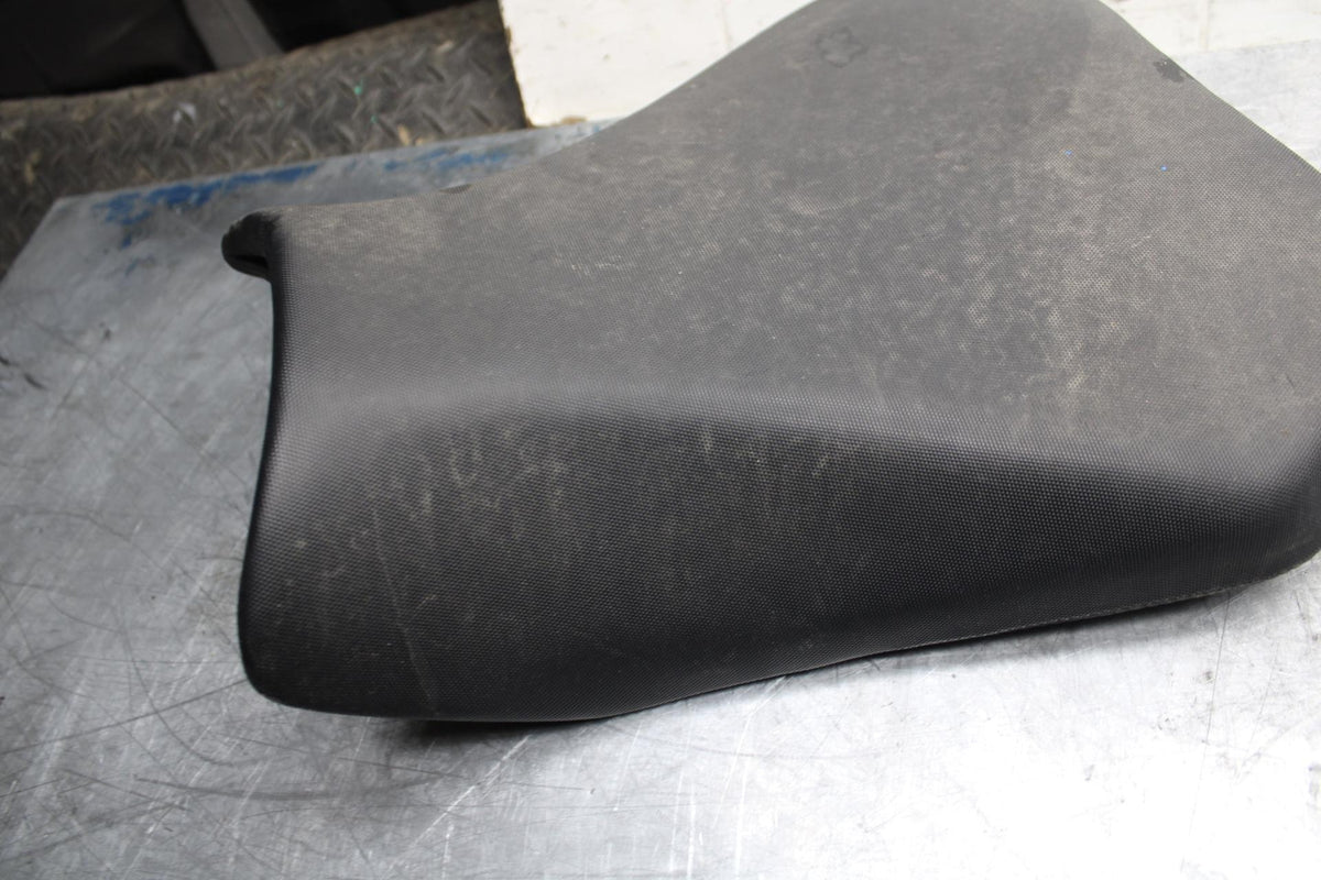 13 SUZUKI GSXR750 FRONT DRIVERS SEAT PAD SADDLE PILLION BB474
