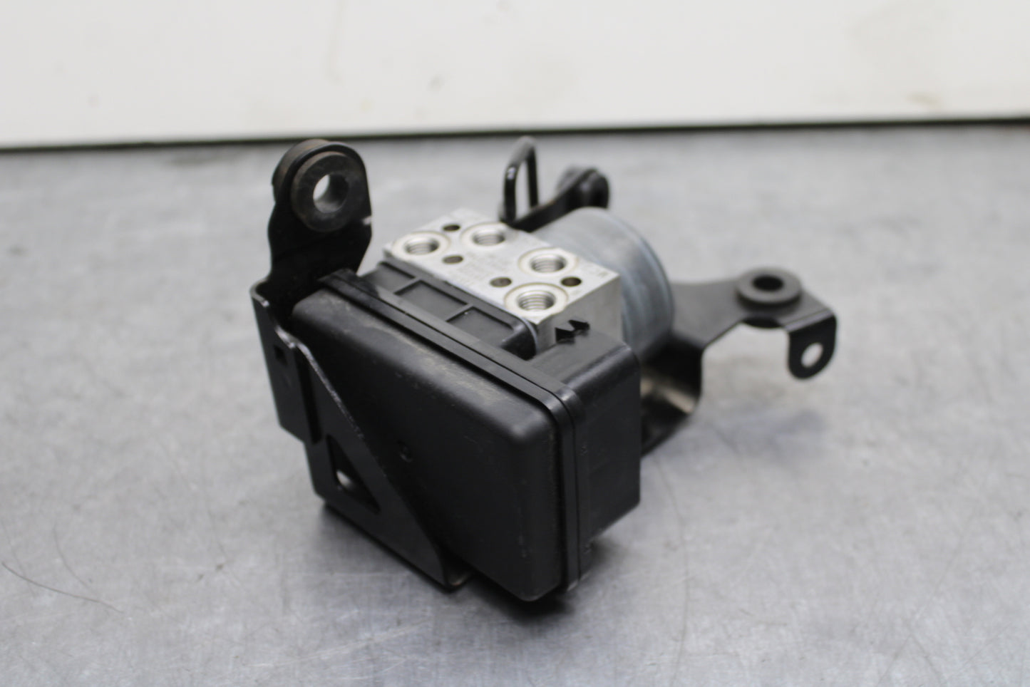 19-23 KAWASAKI NINJA ZX6R ABS PUMP UNIT MODULE BB749