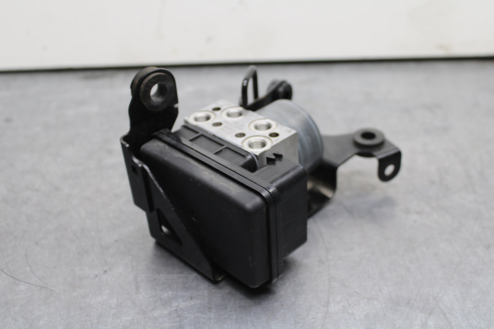 19-23 KAWASAKI NINJA ZX6R ABS PUMP UNIT MODULE BB749