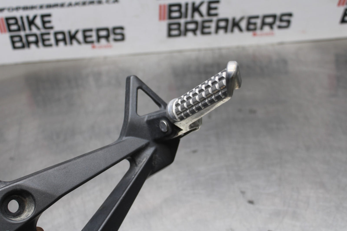 08-12 KAWASAKI NINJA 250R EX250J LEFT REAR BACK PASSENGER PEG BB784