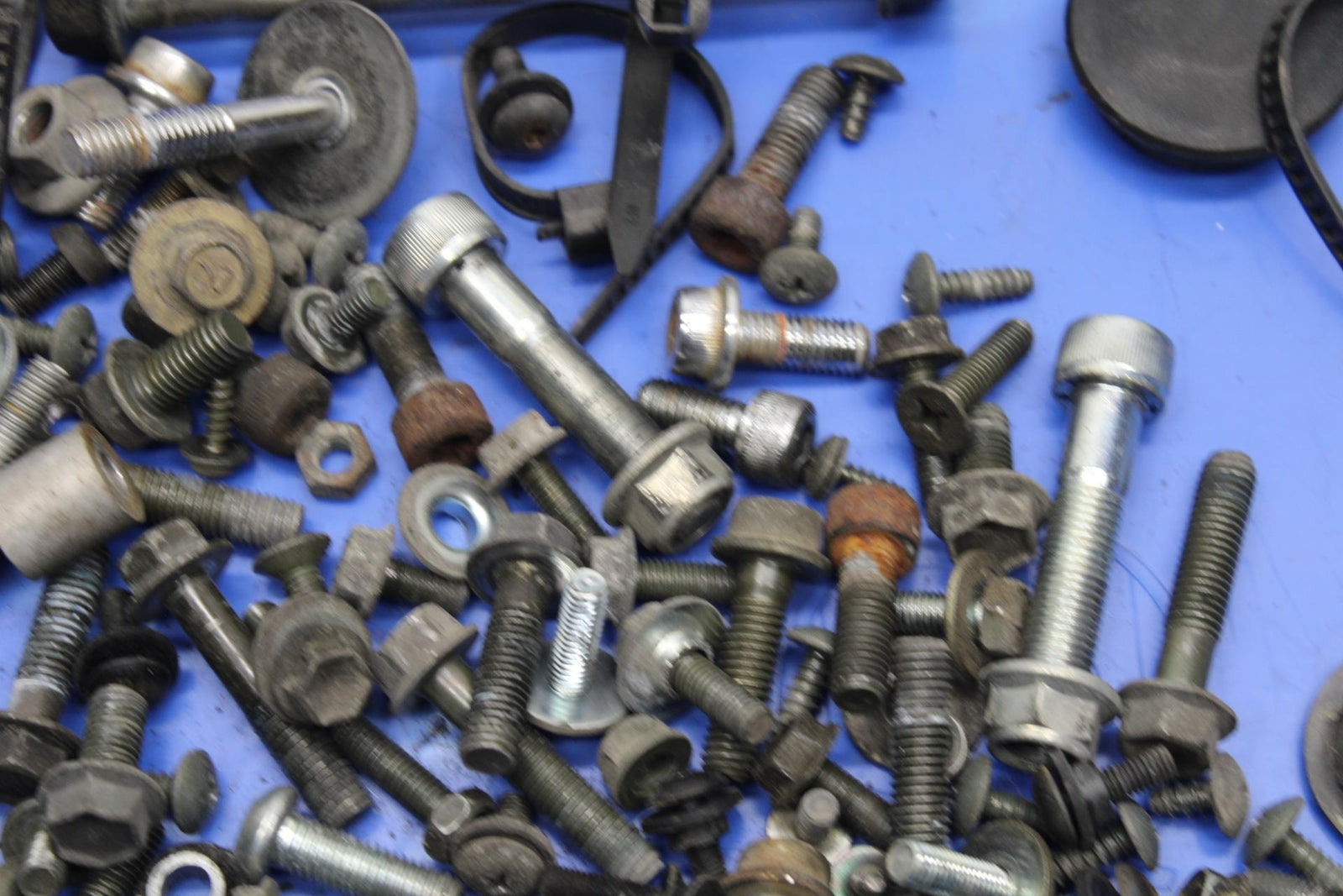1995 Suzuki RF600R MISCELLANEOUS MOUNTING BOLTS HARDWARE MOTOR  BB615
