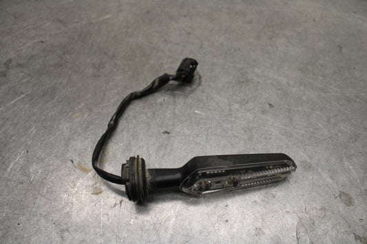 22-24 YAMAHA XSR900 RIGHT FRONT TURN SIGNAL LIGHT INDICATOR BB683