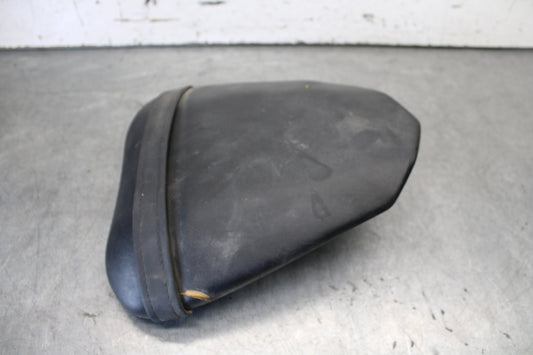 08-16 YAMAHA YZF R6 REAR BACK PASSENGER TANDEM SEAT PAD SADDLE PILLION BB665