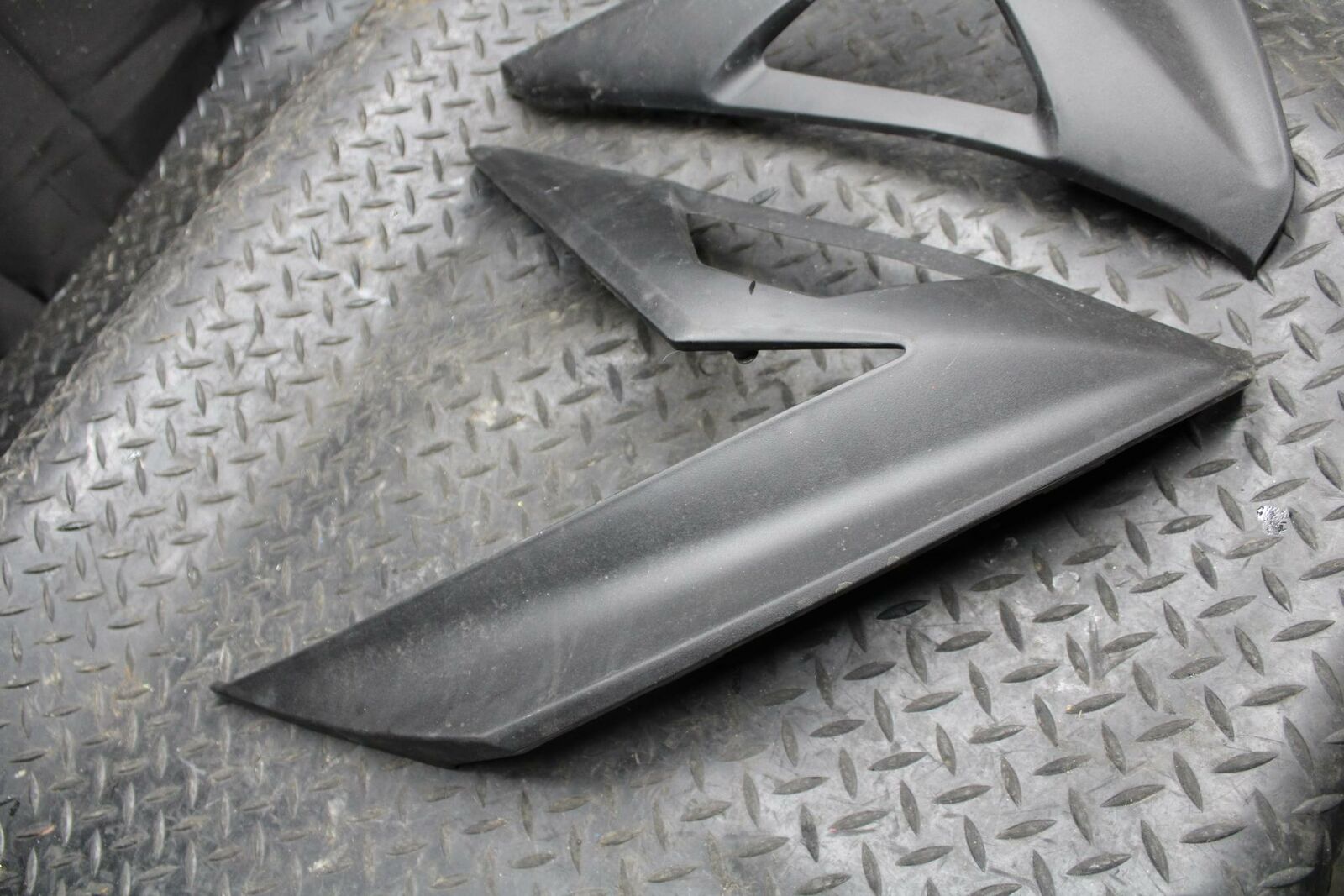 17 KAWASAKI NINJA 300 LEFT RIGHT MID UPPER SIDE FAIRING COWL PLASTIC SET BB215