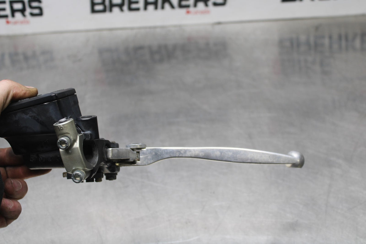 06 KAWASAKI Z750 FRONT BRAKE MASTER CYLINDER w/ LEVER BB837