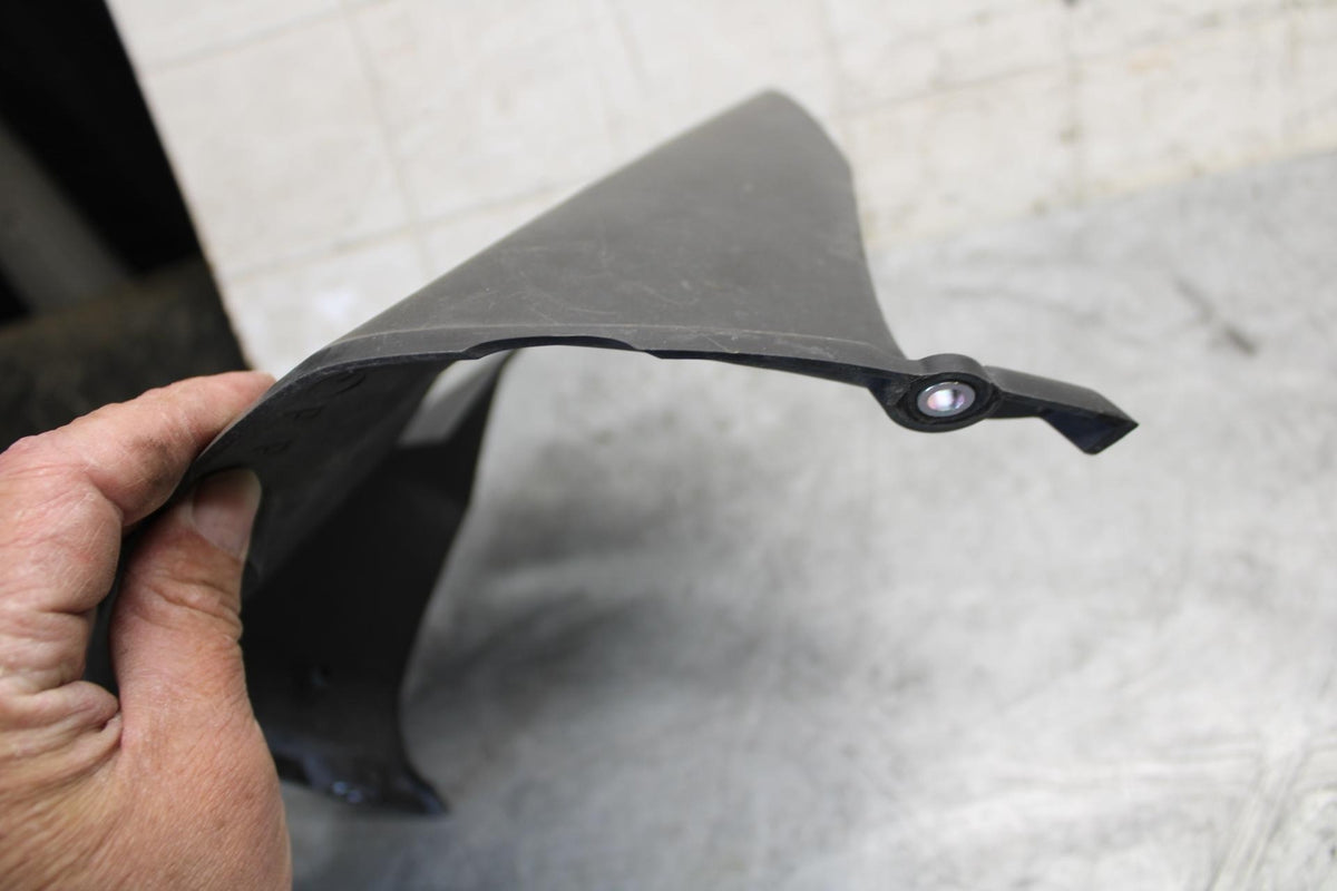 2009 Yamaha YZF R6 REAR BACK WHEEL TIRE HUGGER FENDER 2C0-21650-00-00 BB532