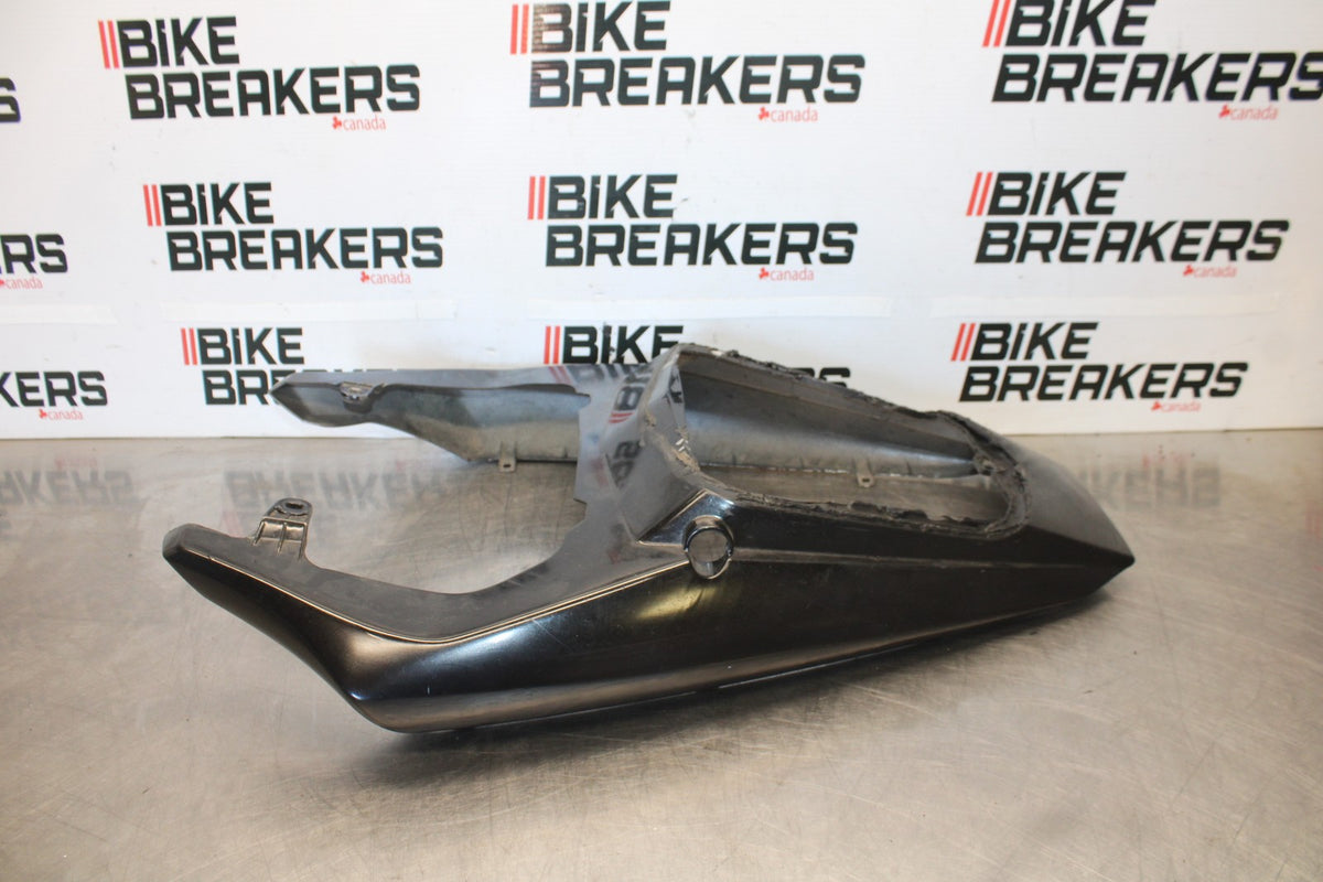 03-04 YAMAHA YZF R6 REAR BACK TAIL FAIRING COWL SHROUD BB890