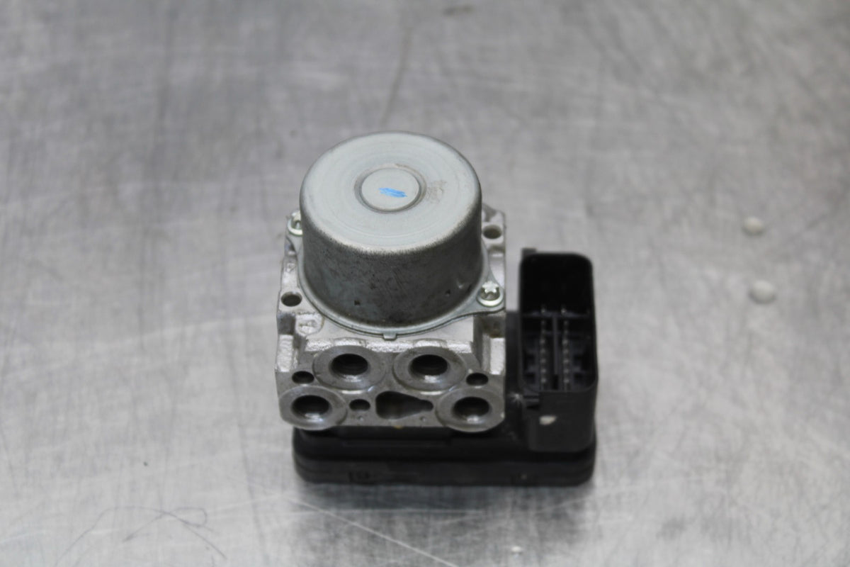 24-25 KAWASAKI NINJA ZX4R ABS PUMP UNIT MODULE BB174