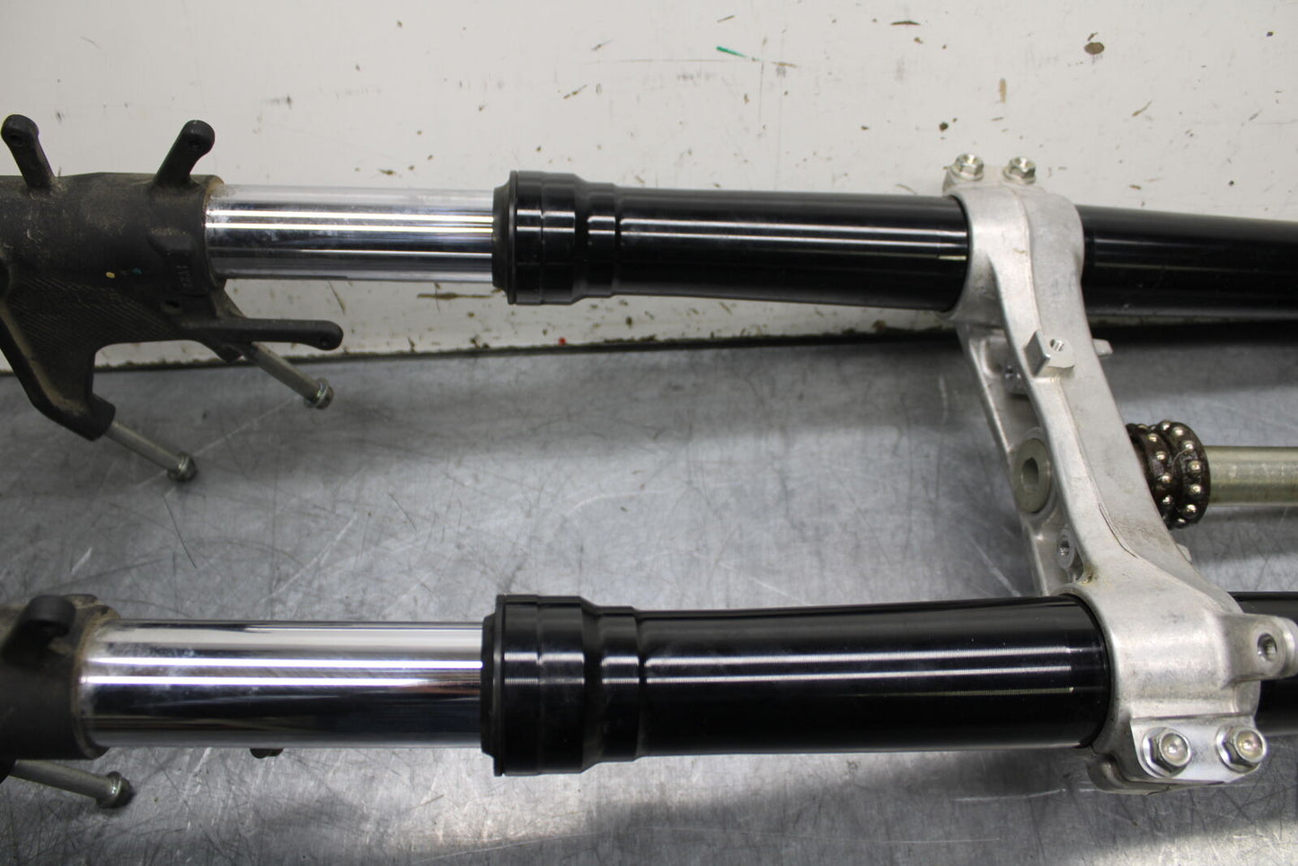 08-10 SUZUKI GSXR 600 COMPLETE FRONT END FORKS SUSPENSION TRIPLE TREE BB00