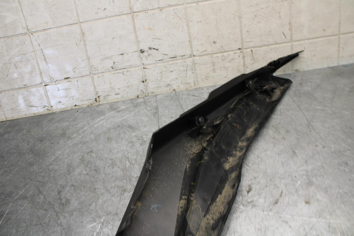 2015 Yamaha YZF R3 RIGHT REAR BACK TAIL FAIRING COWL SHROUD BB526