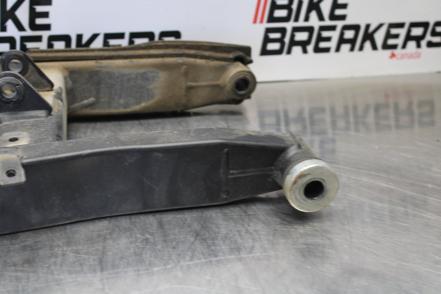 09-15 YAMAHA FZ6R REAR SWINGARM BACK SUSPENSION SWING ARM BB161