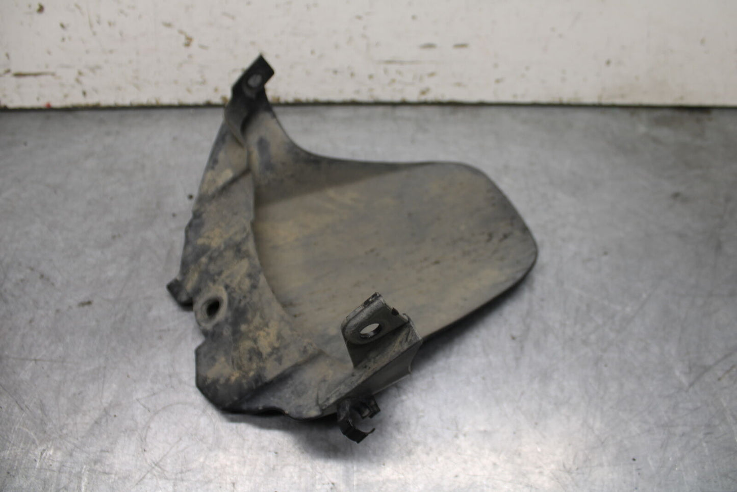 08-09 SUZUKI GSXR600 REAR BACK WHEEL TIRE HUGGER FENDER BB728