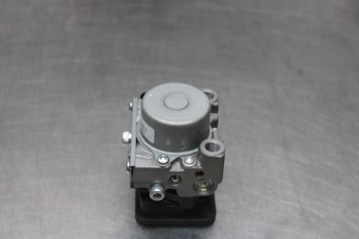 18 SUZUKI GSXR1000 ABS PUMP UNIT MODULE BB642