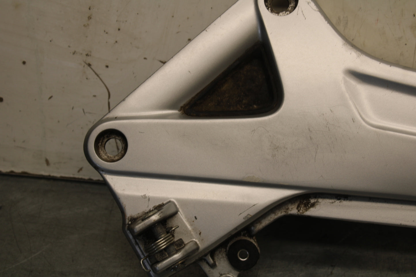 04-12 HONDA ST1300A LEFT FRONT FOOT REST PEG STEP MOUNT BRACKET BB669