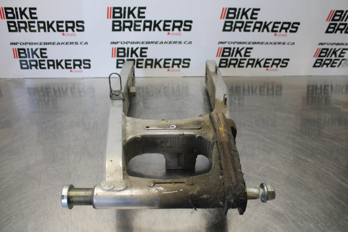 03 SUZUKI SV650S REAR SWINGARM BACK SUSPENSION SWING ARM BB167
