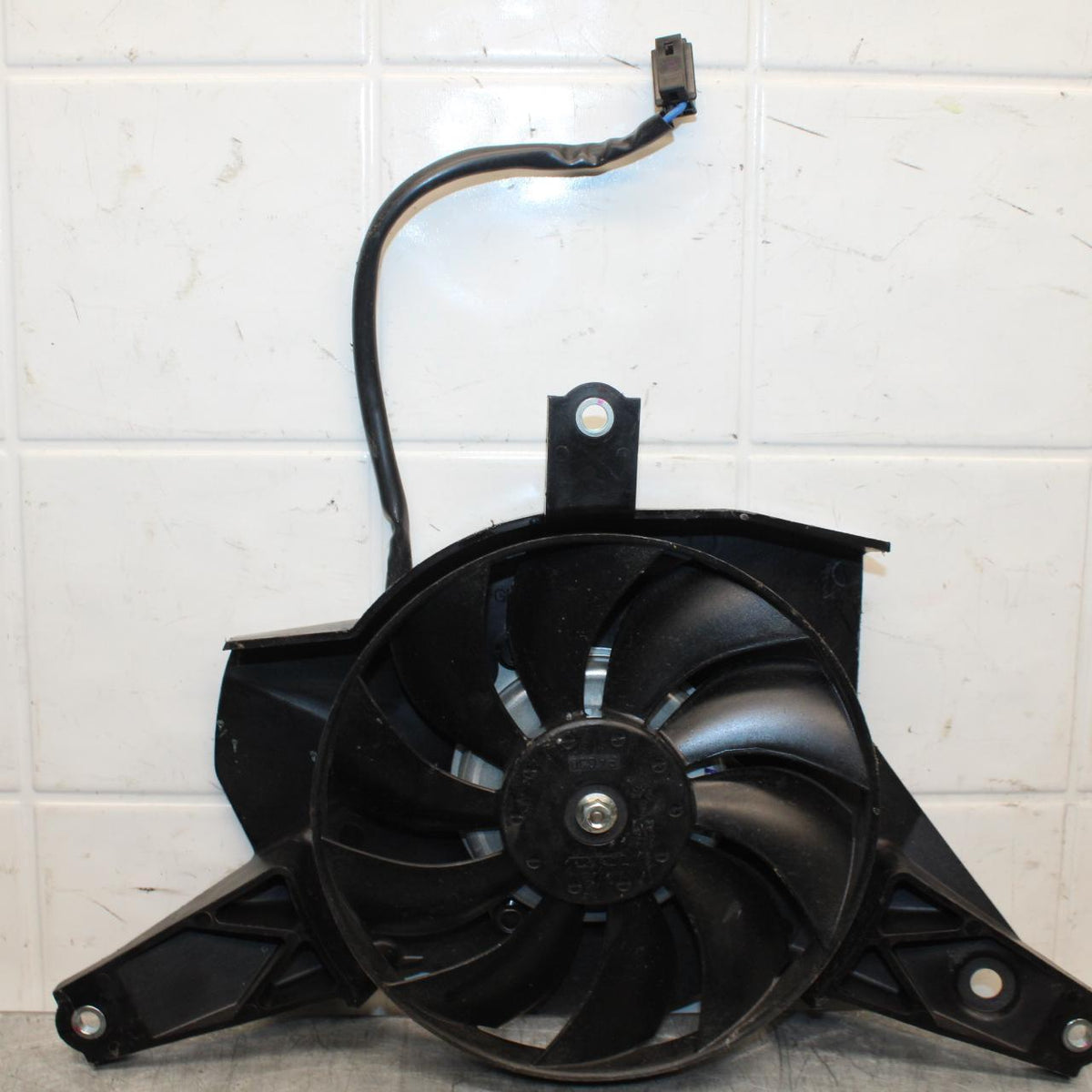 22-23 YAMAHA YZF R7 ENGINE RADIATOR COOLING FAN BB583