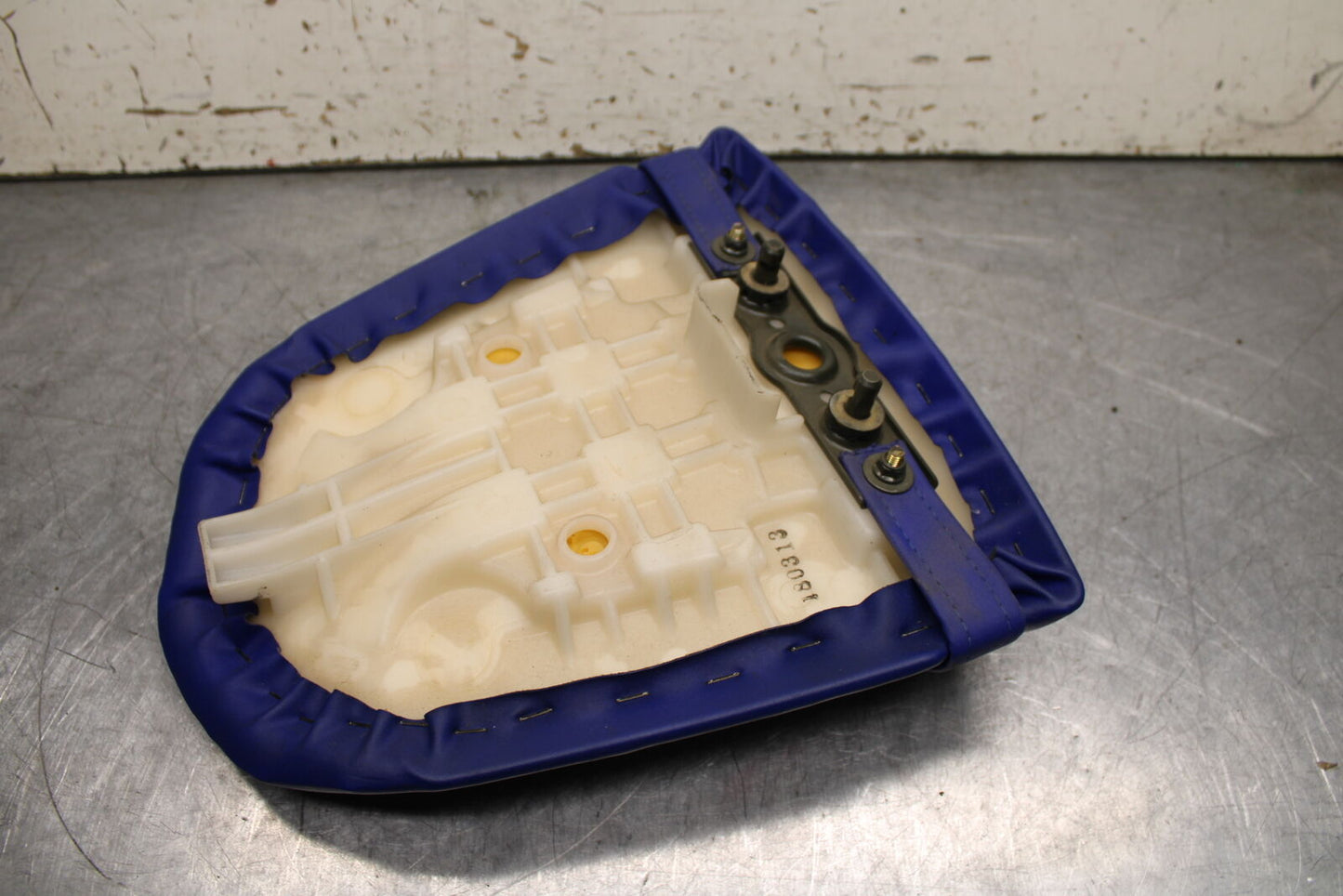 05-06 SUZUKI GSXR1000 REAR BACK PASSENGER TANDEM SEAT PAD SADDLE PILLION BB172