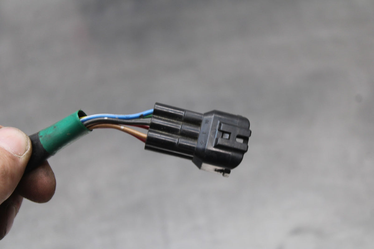 13-18 KAWASAKI NINJA ZX6R RIGHT CLIP ON HANDLE KILL OFF START SWITCHES BB915