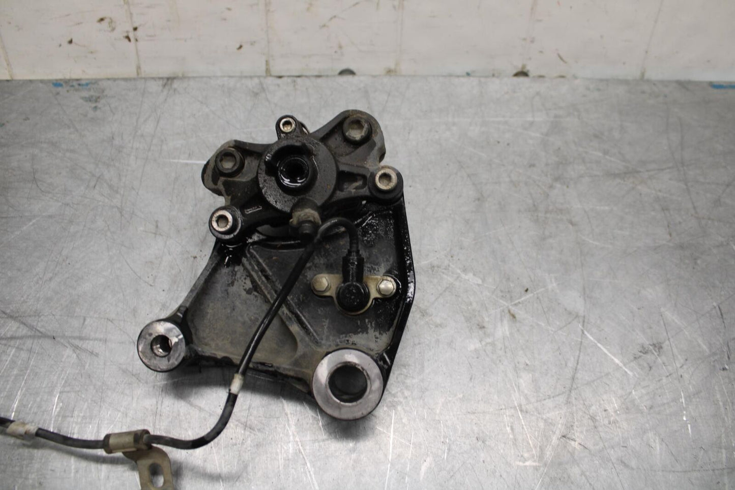 07-08 KAWASAKI CONCOURS 1400 ABS REAR BACK BRAKE CALIPER W MOUNT BRACKET BB449