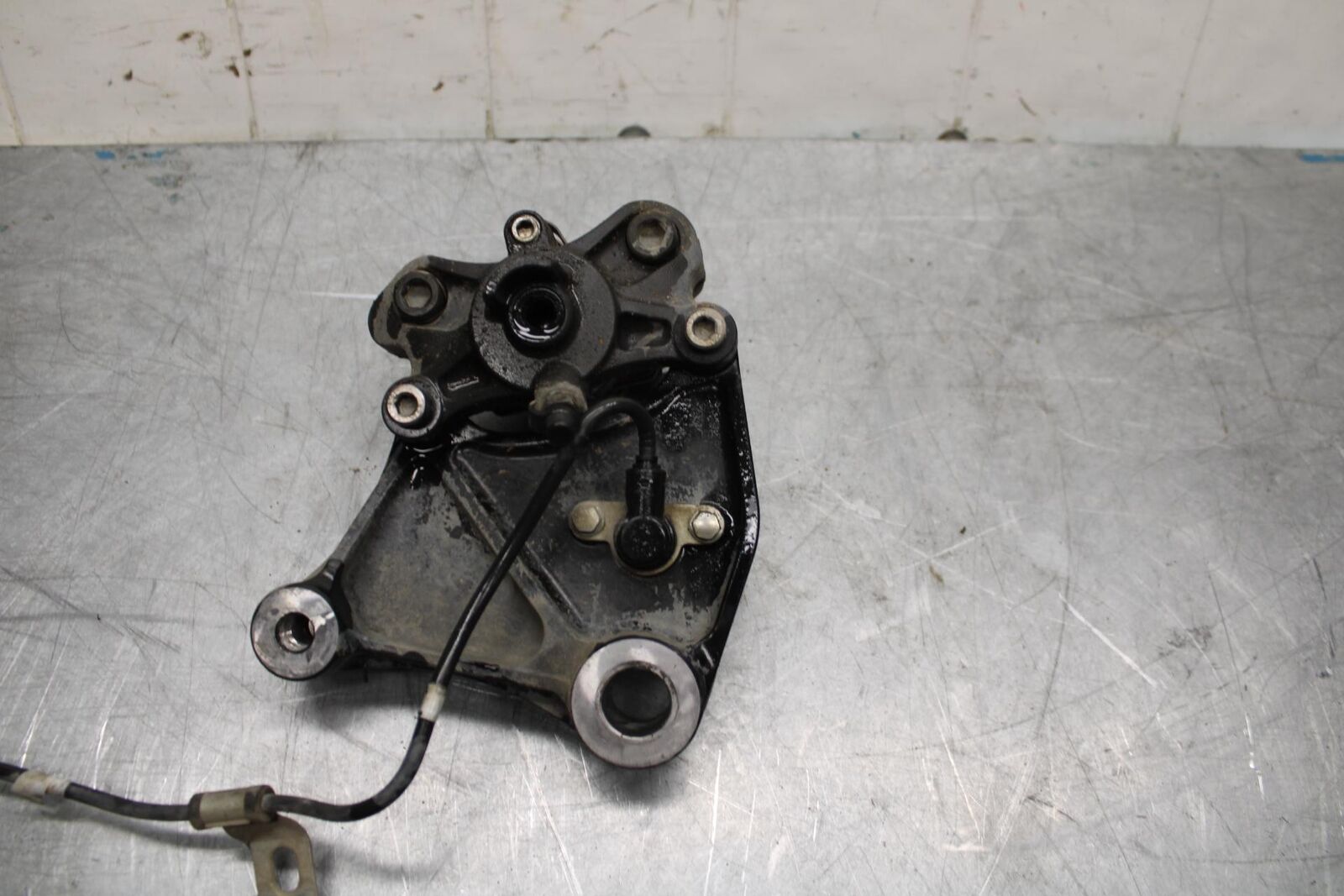 07-08 KAWASAKI CONCOURS 1400 ABS REAR BACK BRAKE CALIPER W MOUNT BRACKET BB449