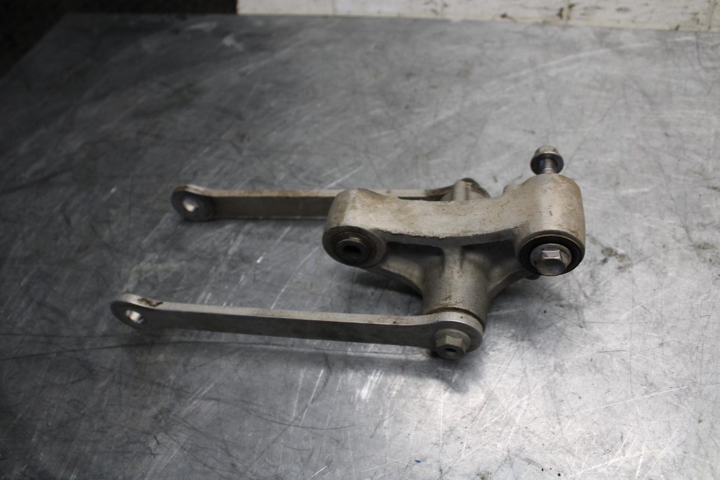 2008 Kawasaki Ninja ZX10R  REAR DOGBONE SHOCK LINKAGE LINK 39007-0006 BB524