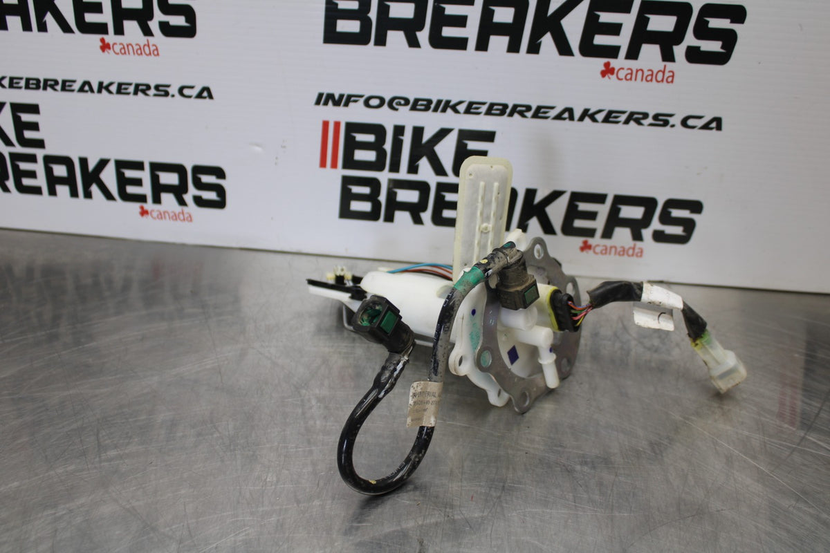 17-22 KTM 390 DUKE FUEL PUMP GAS PETROL SENDER UNIT BB180