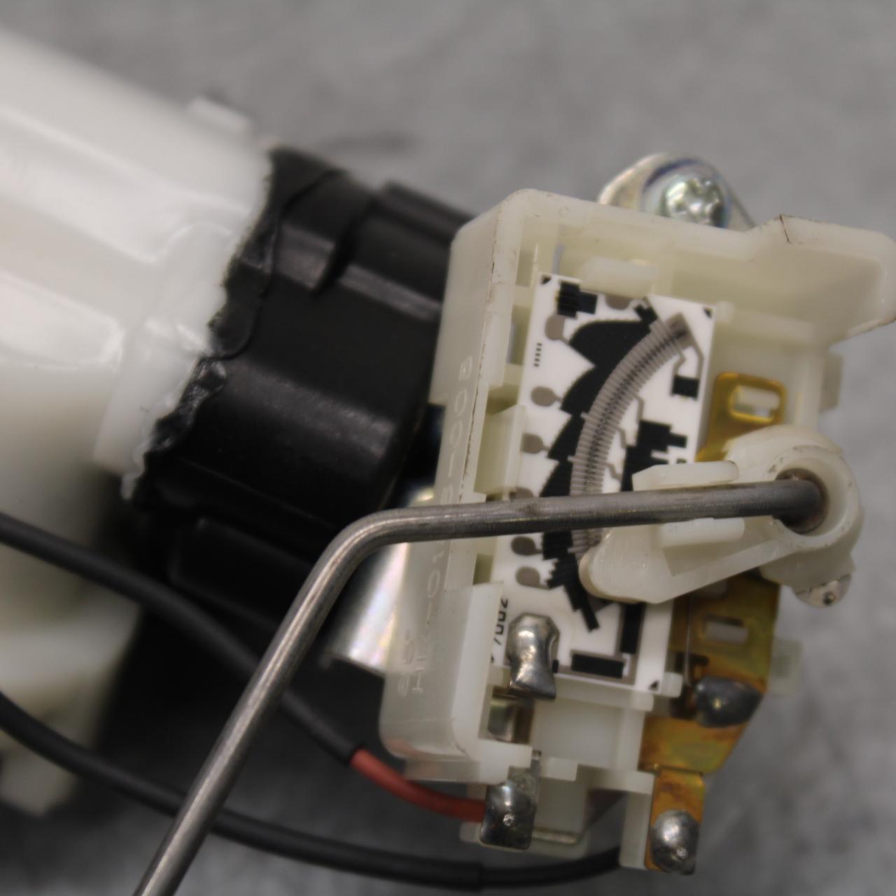 06-07 SUZUKI GSXR750 FUEL PUMP GAS PETROL SENDER UNIT 15100-01H00 BB645