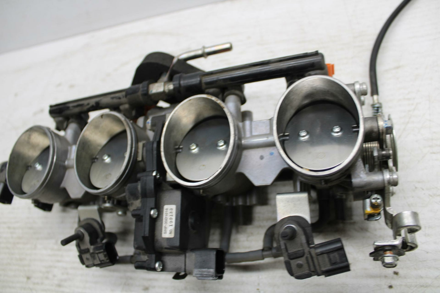 13-18 KAWASAKI NINJA ZX6R MAIN FUEL INJECTORS / THROTTLE BODIES BB304