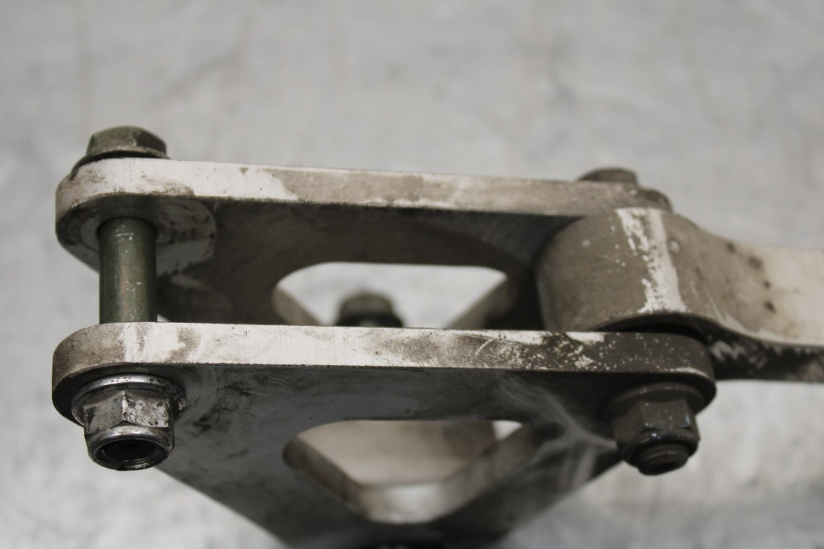 2007 Yamaha YZF R1 REAR DOGBONE SHOCK LINKAGE LINK BB575