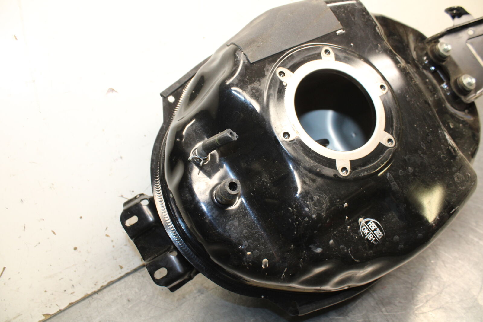 19-24 YAMAHA R3 GAS TANK FUEL CELL PETROL RESERVOIR BB736