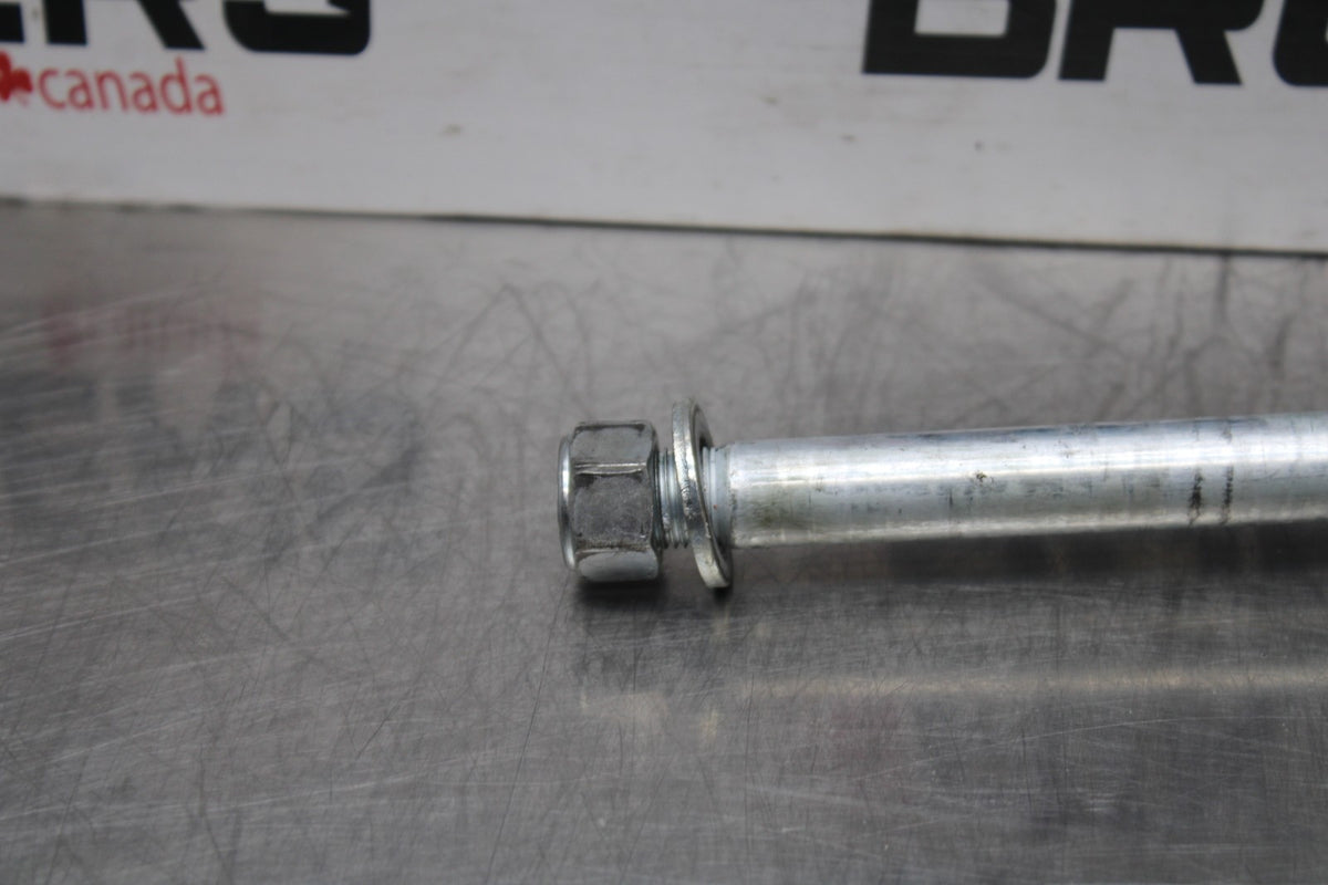 15 SUZUKI BOULEVARD C50 REAR AXLE BACK WHEEL RIM PIVOT BOLT AXEL BB775