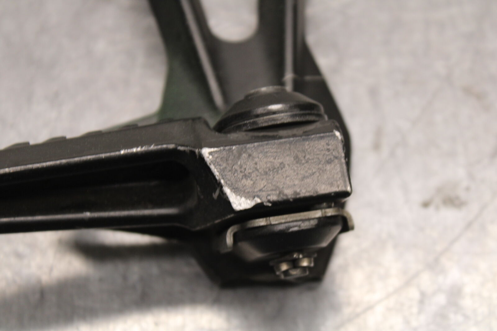 13-17 KAWASAKI NINJA ZX6R ZX636E REAR BACK PASSENGER PEG SET PAIR BB735