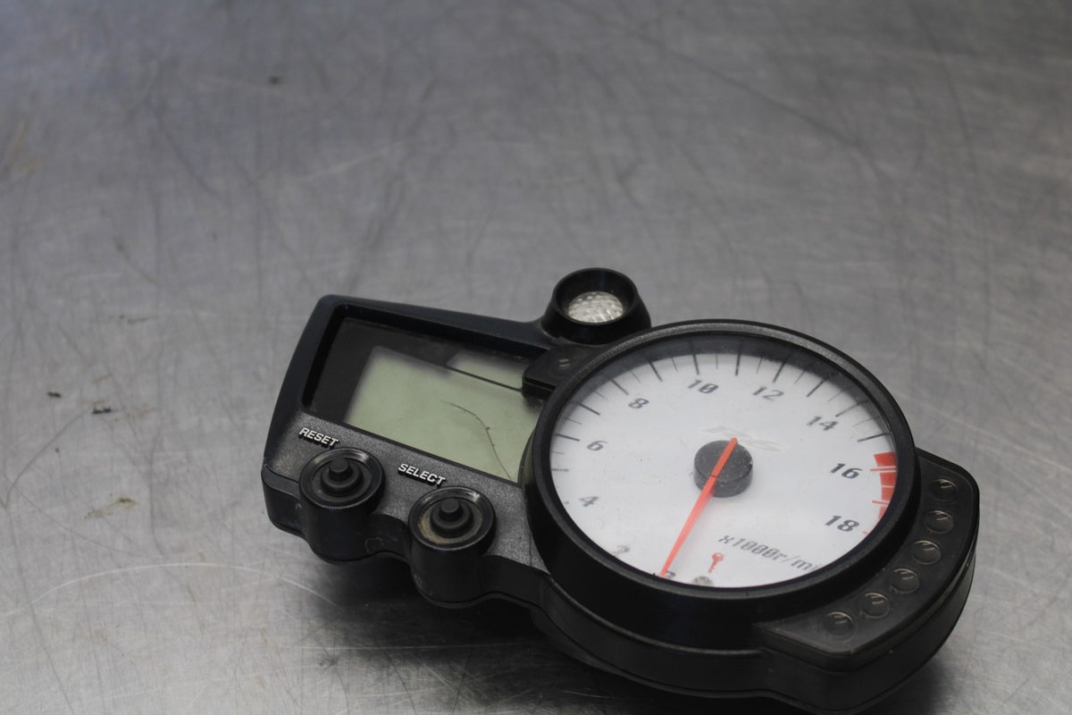 05 YAMAHA YZF R6 SPEEDO GAUGES DISPLAY CLUSTER SPEEDOMETER TACHOMETER BB894