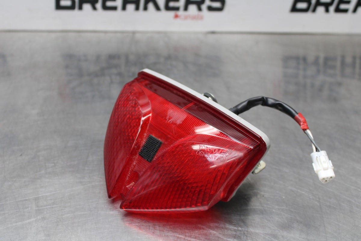 11-25 SUZUKI GSXR 600  REAR TAIL TAILLIGHT BACK BRAKE LIGHT BB830