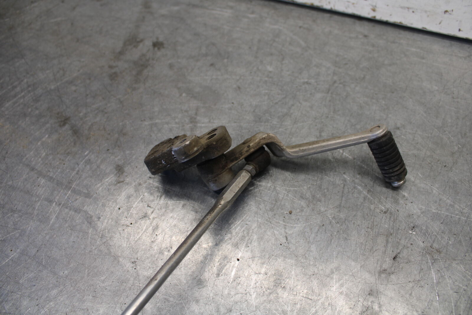 06-07 SUZUKI GSXR 600 SHIFTER LINKAGE SHIFT LINK PEDAL BB694