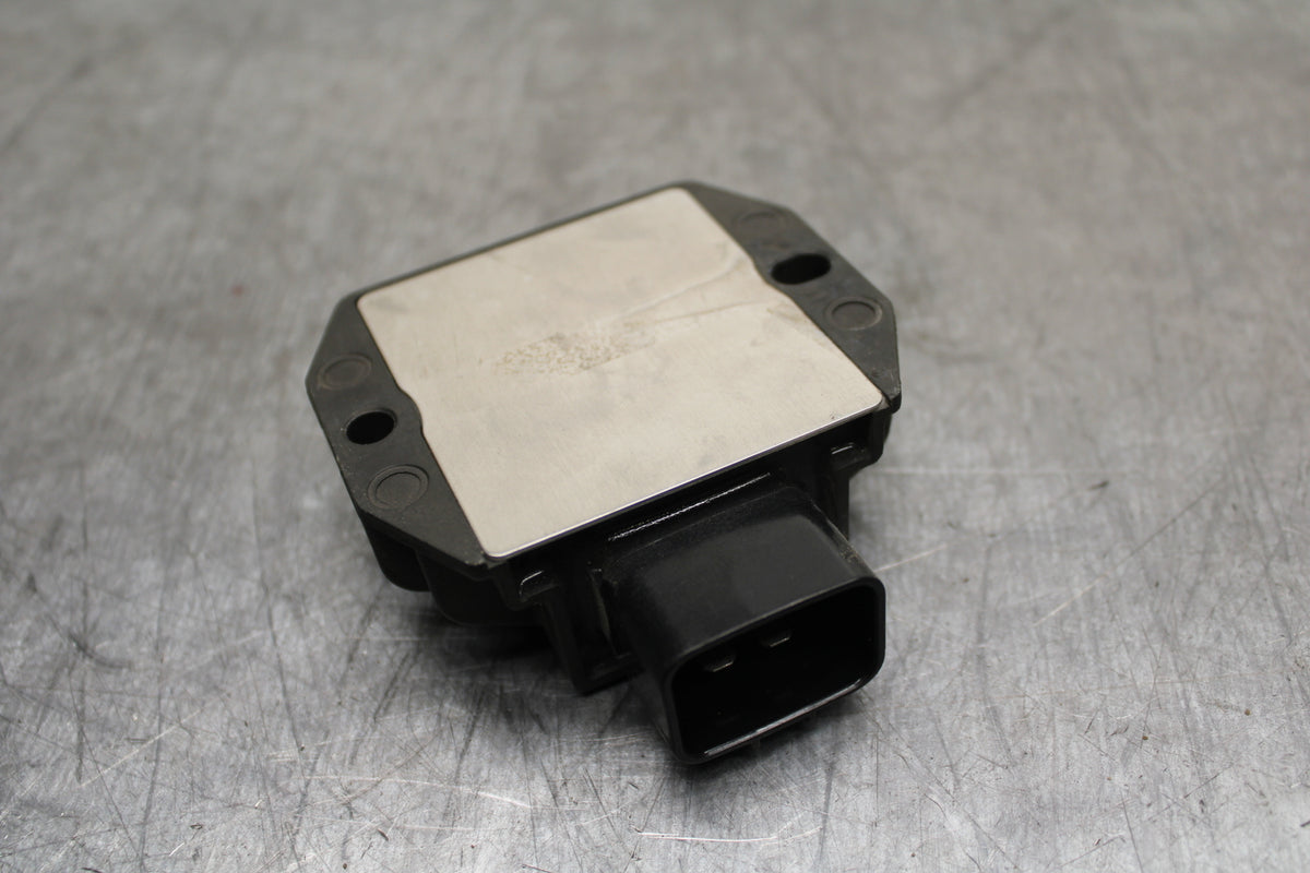 22-24 YAMAHA XSR900 RECTIFIER VOLTAGE REGULATOR BB710